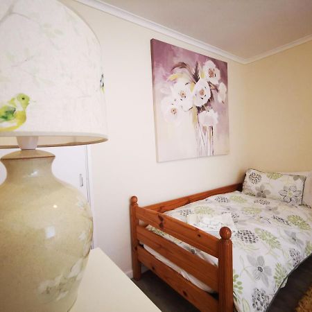 Sea View 3 Bedroom Seaside Property Τσίτσεστερ Εξωτερικό φωτογραφία