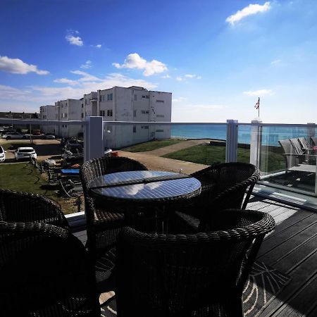 Sea View 3 Bedroom Seaside Property Τσίτσεστερ Εξωτερικό φωτογραφία